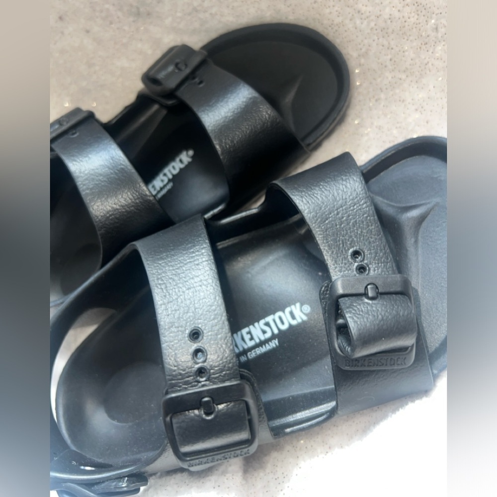 Birkenstock Kid’s Milano Essentials Sandals | Black | - Picture 3 of 6